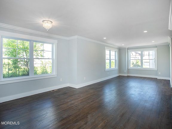 5th image of 234 Main St