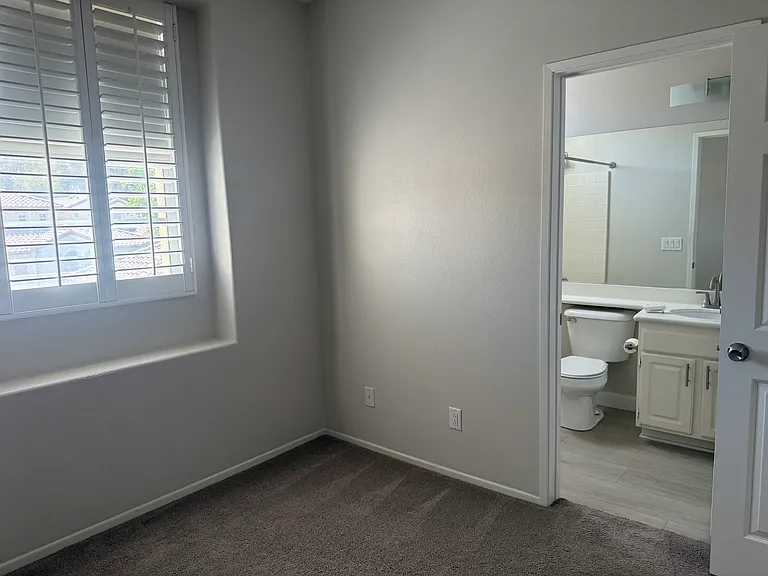 28221 Canterbury Ct — Photo 16