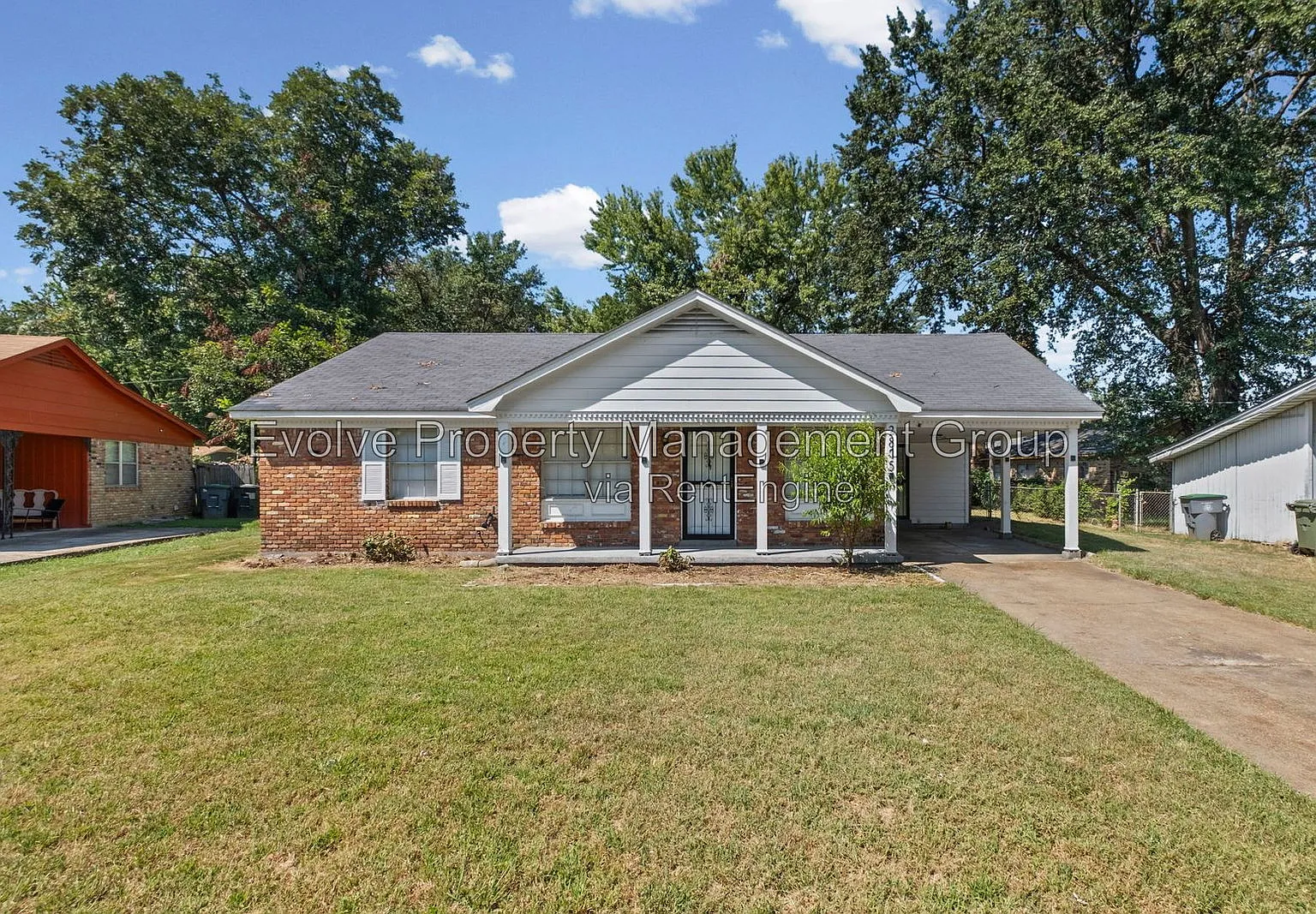 3 bed, 1.5 bath, 1172 sqft, $1,250 — Photo 1