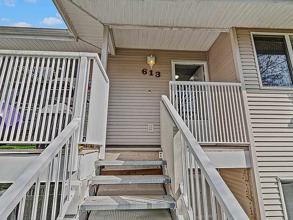2nd image of 13923 72nd Ave #613