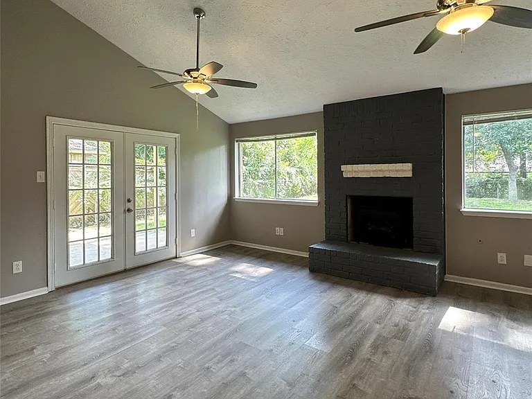 26403 Hunters Hollow Dr — Photo 22