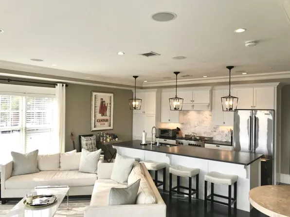 825 E 4th St APT 8, South Boston, MA 02127