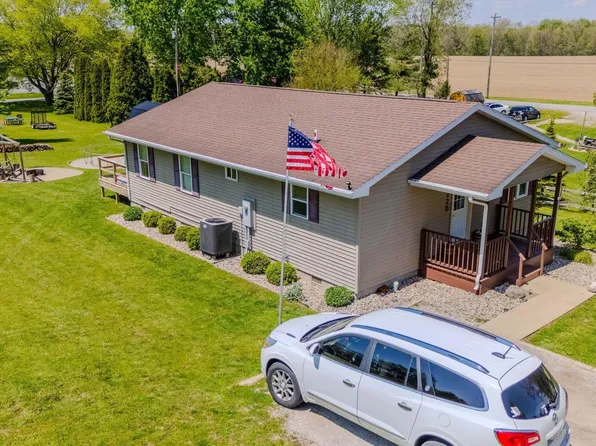 220 N Benton St, Roann, IN 46974