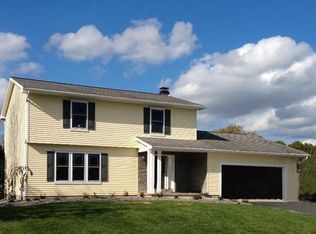 8 Russett Dr, Whitesboro, NY 13492