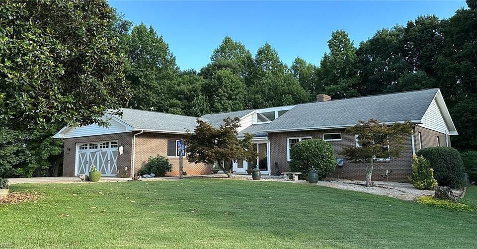 1st image of 418 Cristi Ln