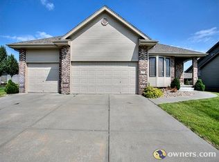 860 N Hws Cleveland Blvd, Elkhorn, NE 68022