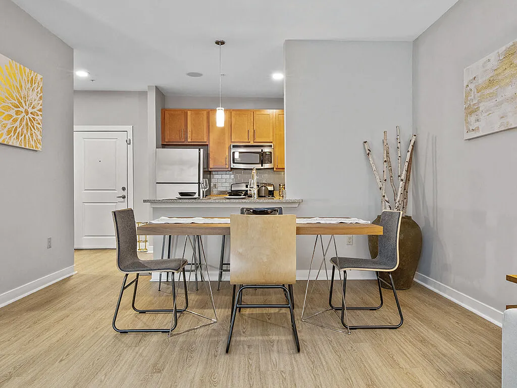 Axis Admiral's Hill Apartments — Photo 4