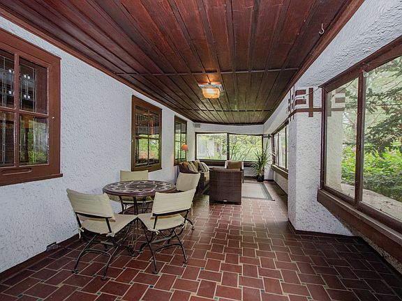 4th image of 635 Fair Oaks Ave