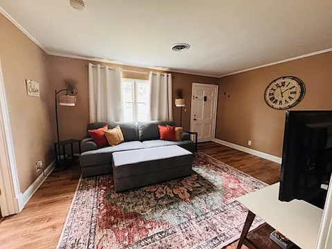 2 bed, 720 sqft, $2,500 — Photo 3