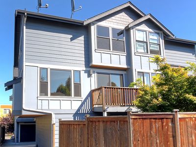 9227B Ashworth Ave N, Seattle, WA, 98103