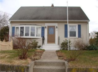 52 Division St, Groton, CT 06340