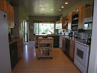 3rd image of 488 Creek Hollow Way