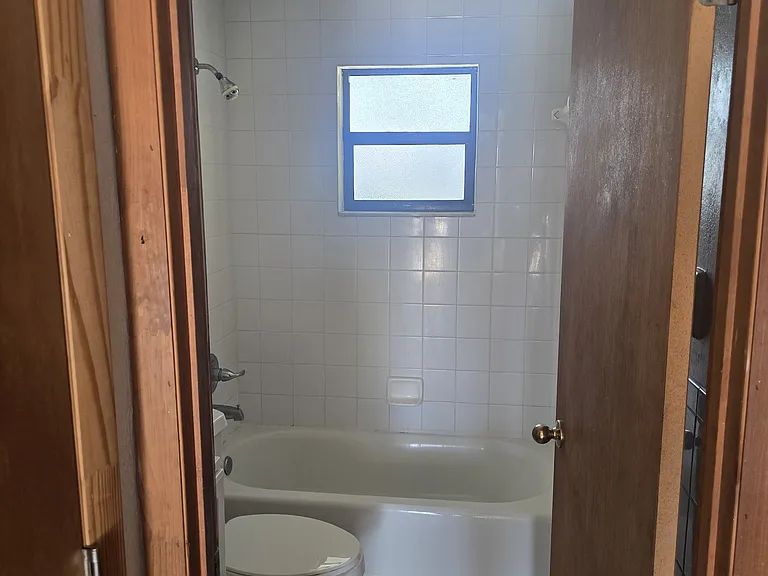 765 Georgia St — Photo 6