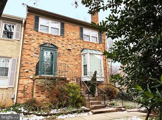 6408 Seven Oaks Ct, Falls Church, VA 22042