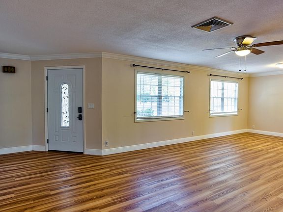 4th image of 4454 Lords Dr