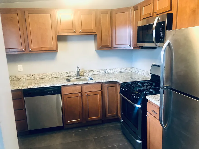 521 Terry St #7 — Photo 4