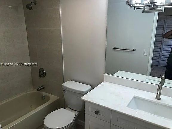 5th image of 381 W Park Dr APT 106-16