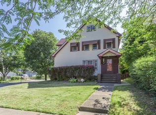 1141 Cleveland Heights Blvd, Cleveland Heights, OH 44121