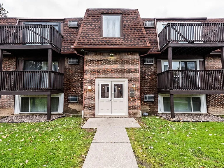Sheridan Drive Apartments — Photo 10