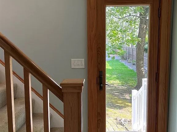 5th image of 151 Eagle St Floor 2