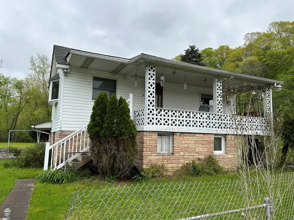 119 Church St S, Jacobs Creek, PA 15448
