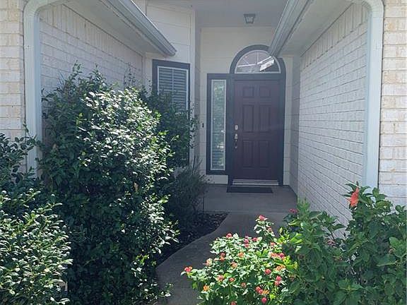 4th image of 15116 Meredith Ln