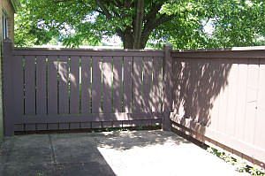 3rd image of 25 Woodland Est