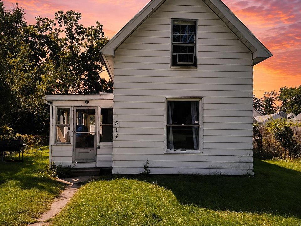 1st image of 807 Allen St