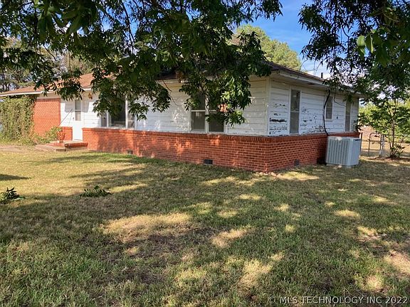 2nd image of 824 N McLean Dr