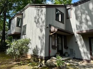 4 Earls Ct UNIT E, Farmington, CT 06032