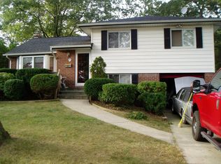 87 Ryder Ave, North Babylon, NY 11703