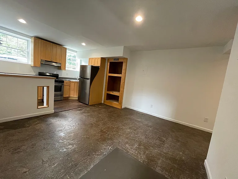 1034 Euclid Ave NE #B — Photo 6