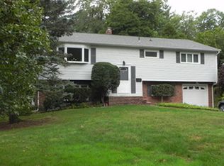 421 Birchtree Ln, Northvale, NJ 07647