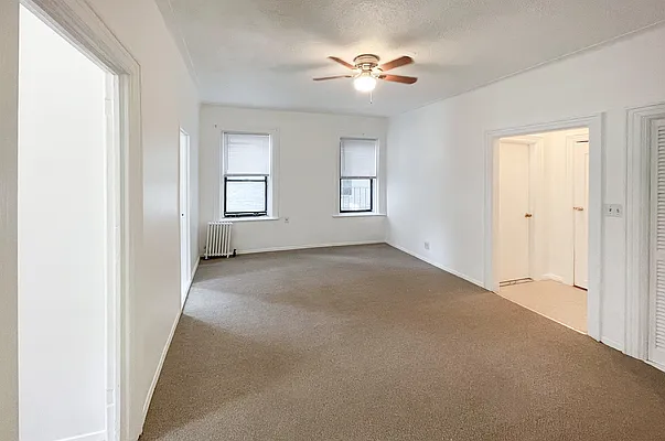 Rented by Coldwell Banker Warburg | media 2