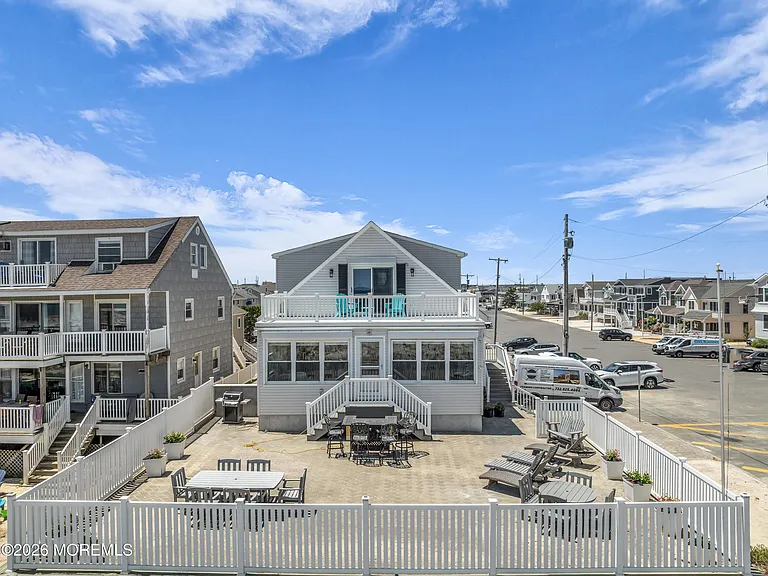 2400 Ocean — Photo 26