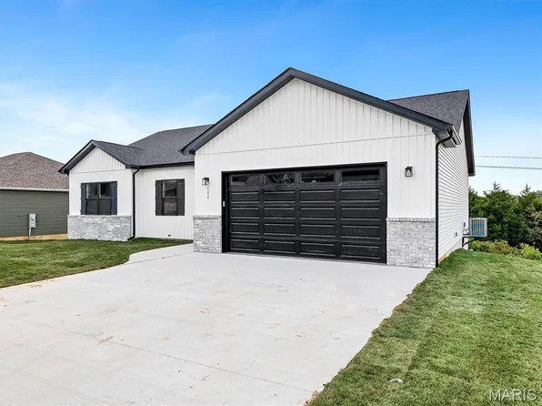 111 Ventnor Dr, Union, MO 63084