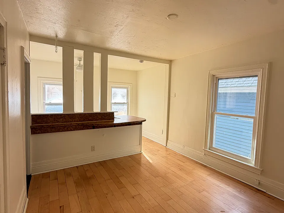 661 Auburn Ave #3A