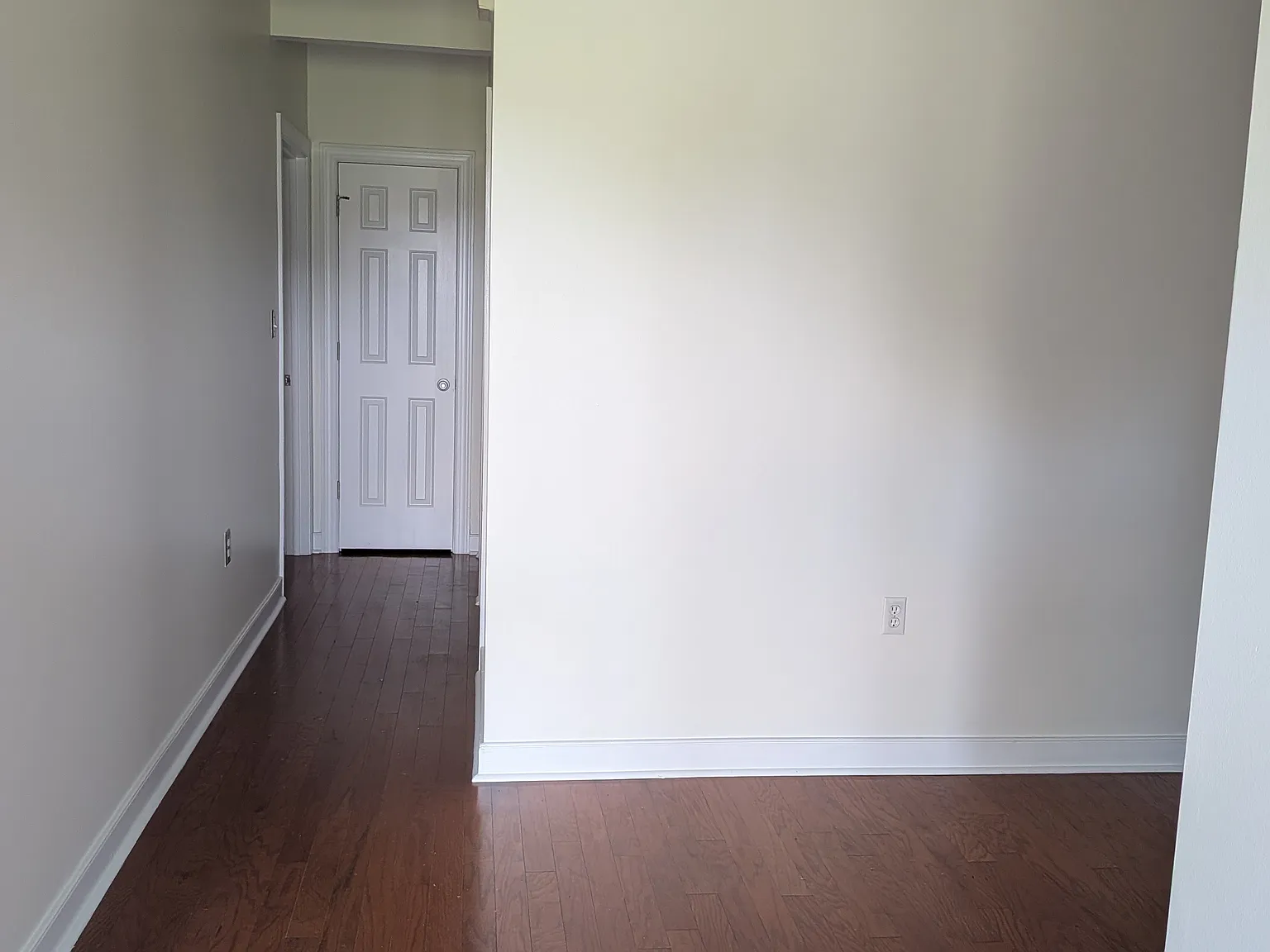 2 bed, 2123 sqft, $2,400 — Photo 2