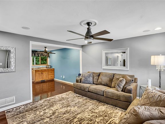 3rd image of 101 Stella Dr