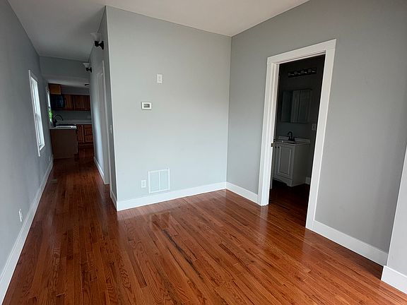 5th image of 2821 165th St