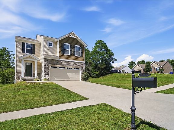 2nd image of 1022 Golden Oak Dr