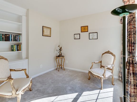 5th image of 12900 Gagne Dr