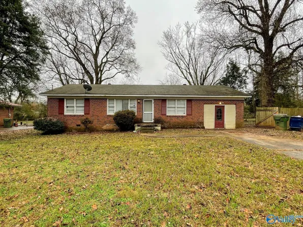 2417 Esther Ave NW, Huntsville, AL 35810