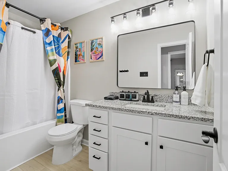 Elvin Dr — Photo 16