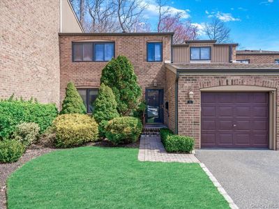 70 Windsor Gate Drive, New Hyde Park, NY, 11040