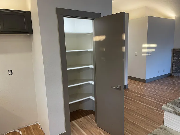 1012 N Silver Ash Ave — Photo 10