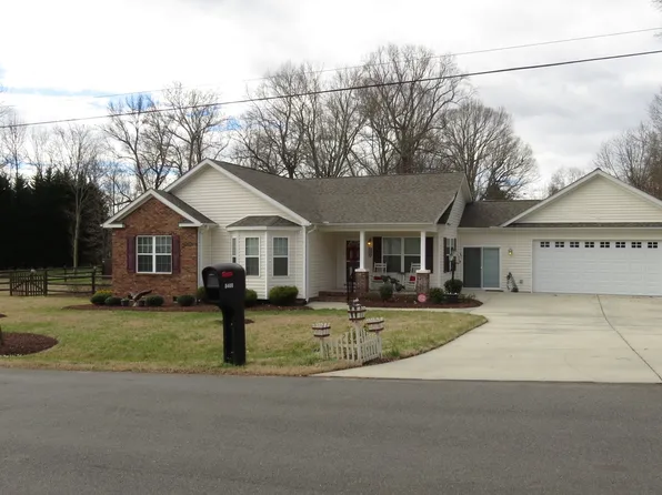 8408 Williamsburg Cres, Charlotte, NC 28216