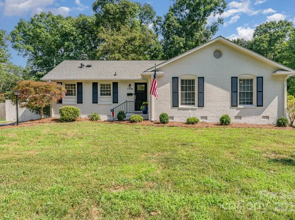 7509 Woodstream Dr, Charlotte, NC 28210