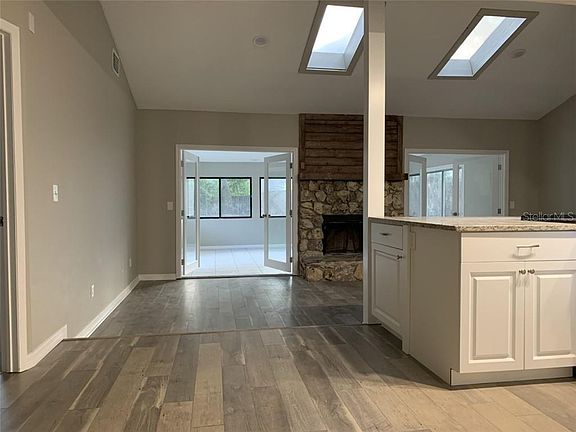 5th image of 181 Wildwood Dr