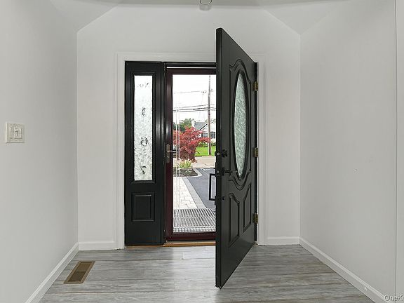 3rd image of 167 Rider Avenue